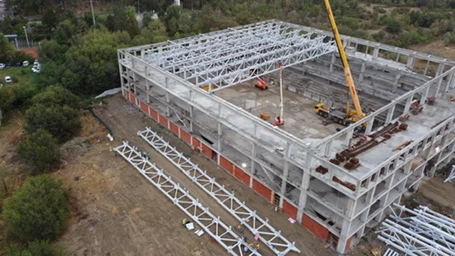 Sala Polivalentă Slobozia — vedere aeriană a structurii metalice